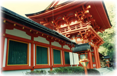 上賀茂神社の楼門を塗装させてもらった時の写真です