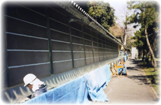 京都御所の塀の塗り替えの写真です。